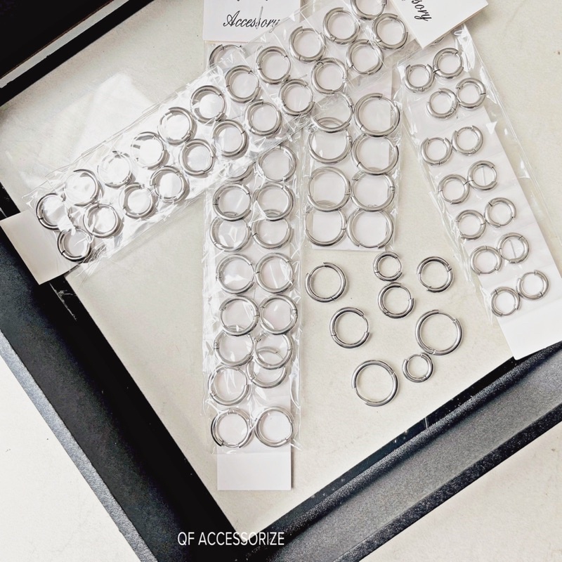 Bông Tai Cuff Tròn Trơn Titan Màu Silver