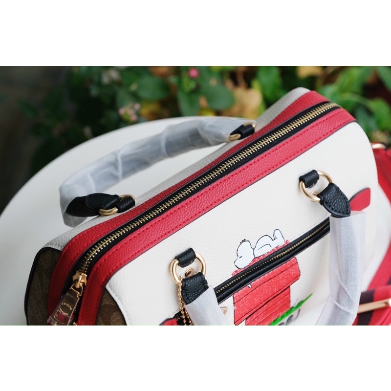 TÚI COACH TRỐNG PEANUT SNOOPY