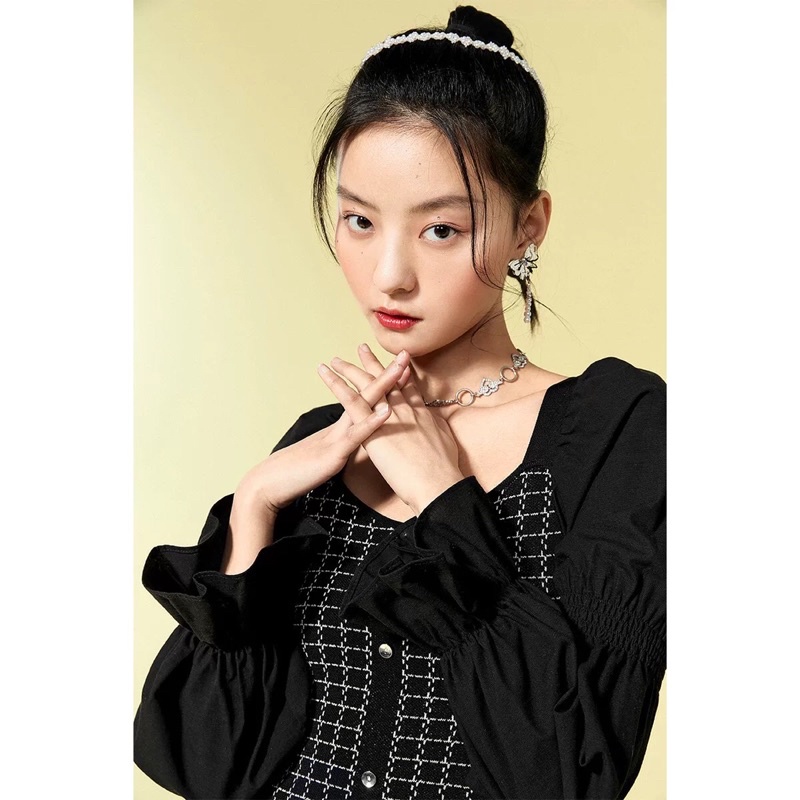 Đầm len sọc đen Peacebird