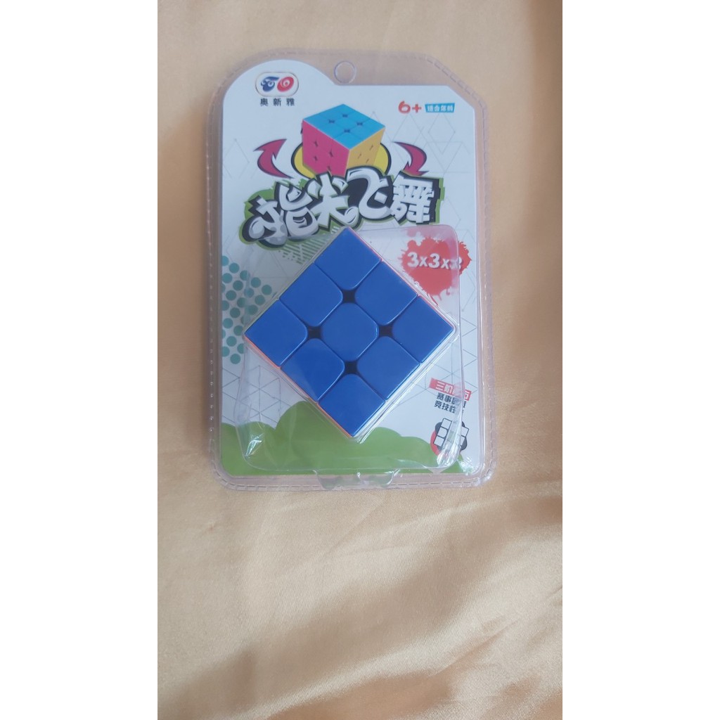 Rubik 3x3 đóng trong vỉ