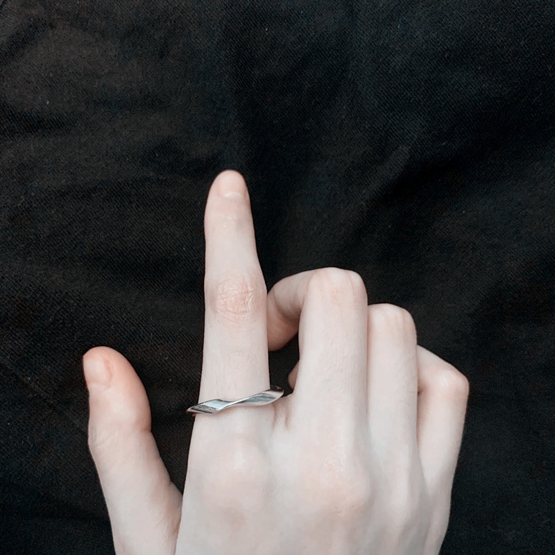 Nhẫn đeo ngón trỏ cỡ 16.5mm kiểu dáng thời trang