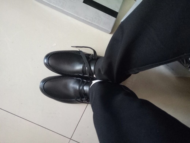 Giầy lười nam Quảng Châu. Kiểu dáng buộc dây.Sẵn đen sz 43 | BigBuy360 - bigbuy360.vn