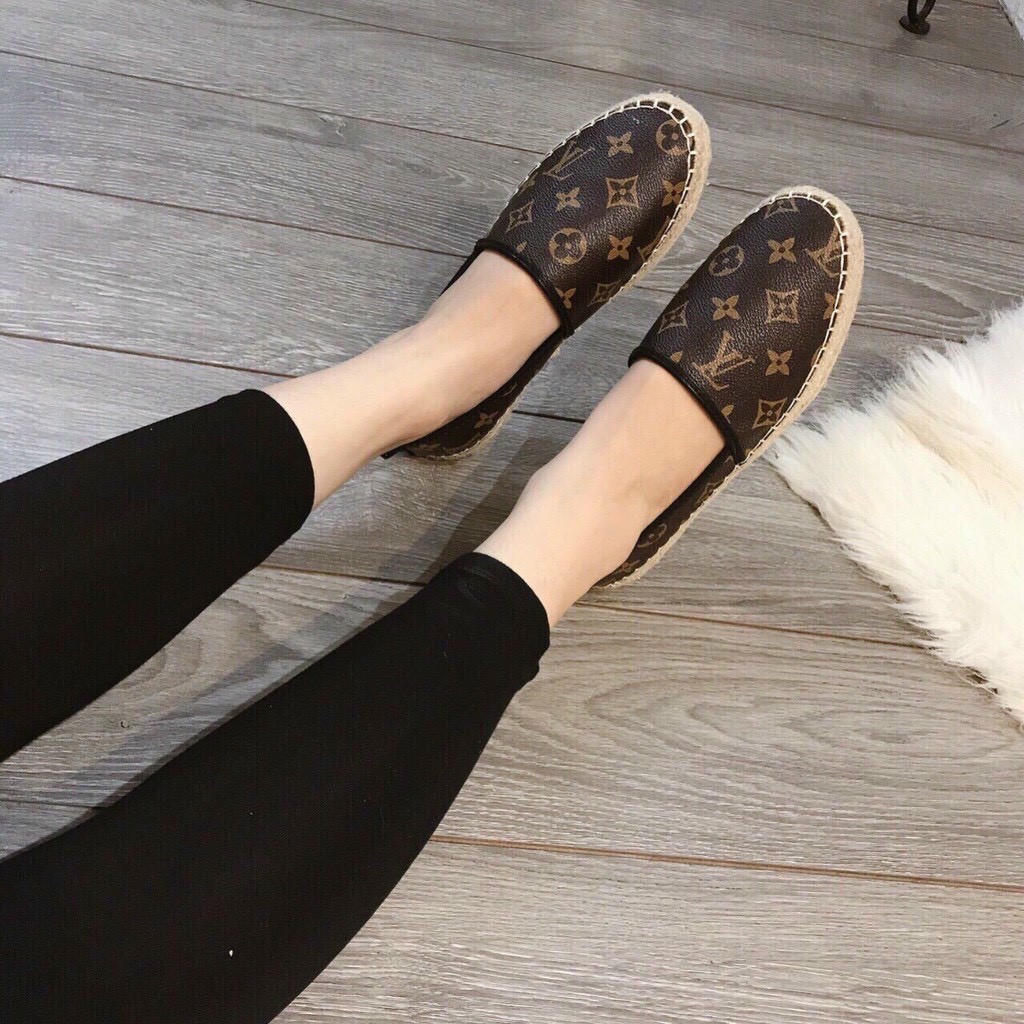 Giày slip on viền cói da sần trắng nâu