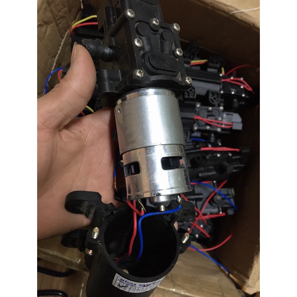 Mô tơ bình phun điện,bơm áp lực 12V công suất 4.5l/p