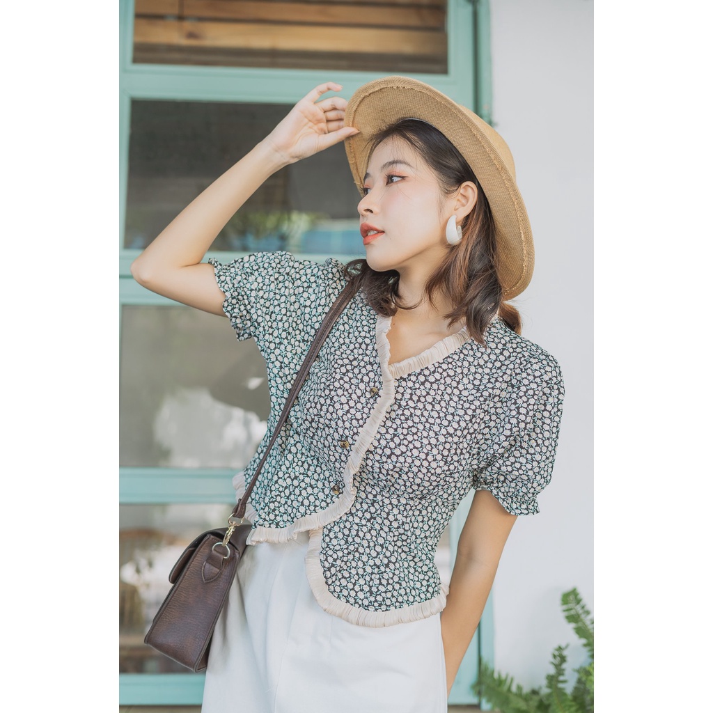 Áo kiểu nữ đẹp FM Style áo hoa nhí hoạ tiết hoa lity cổ trái tim phong cách bánh bèo siêu xinh 211001142 | BigBuy360 - bigbuy360.vn