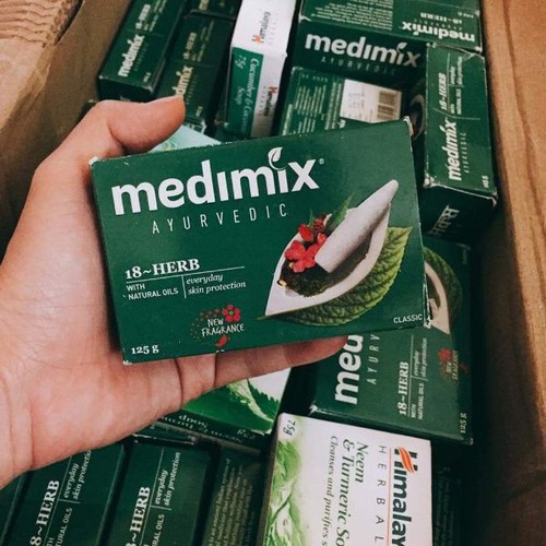 Xà phòng Medimix 18-herb Ayurveda everyday skin protection NGỪA và đánh bay MỤN LƯNG 125G | BigBuy360 - bigbuy360.vn