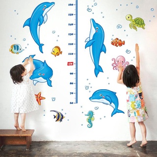 Decal dán tường cá heo xanh có thước đo cho bé