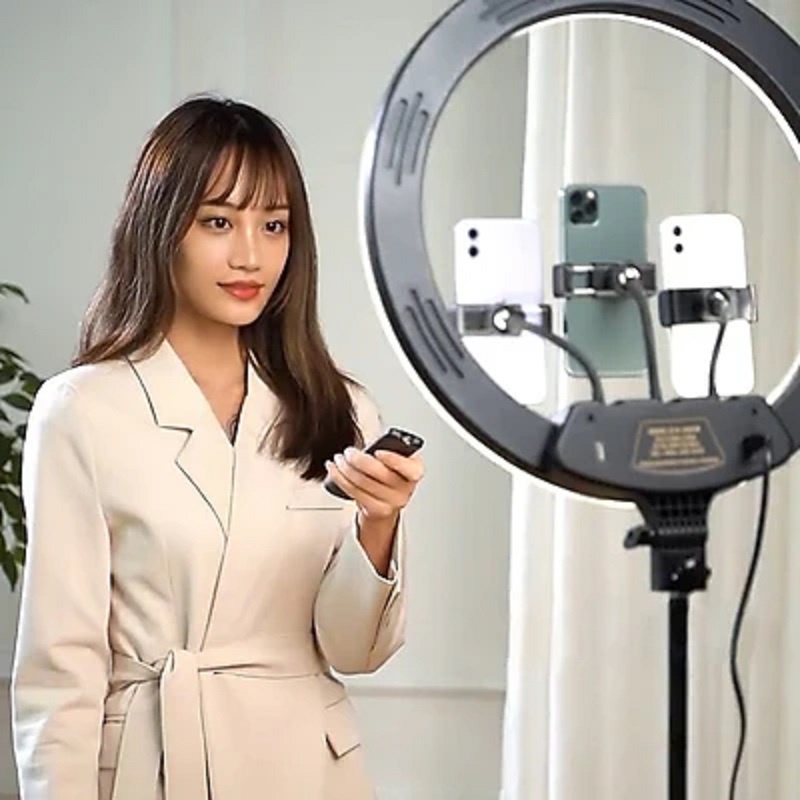 Bộ đèn Livetream Ring Fill Light từ 26cm đến 54cm có nút điều khiển tăng cường độ sáng, 3 chế độ màu