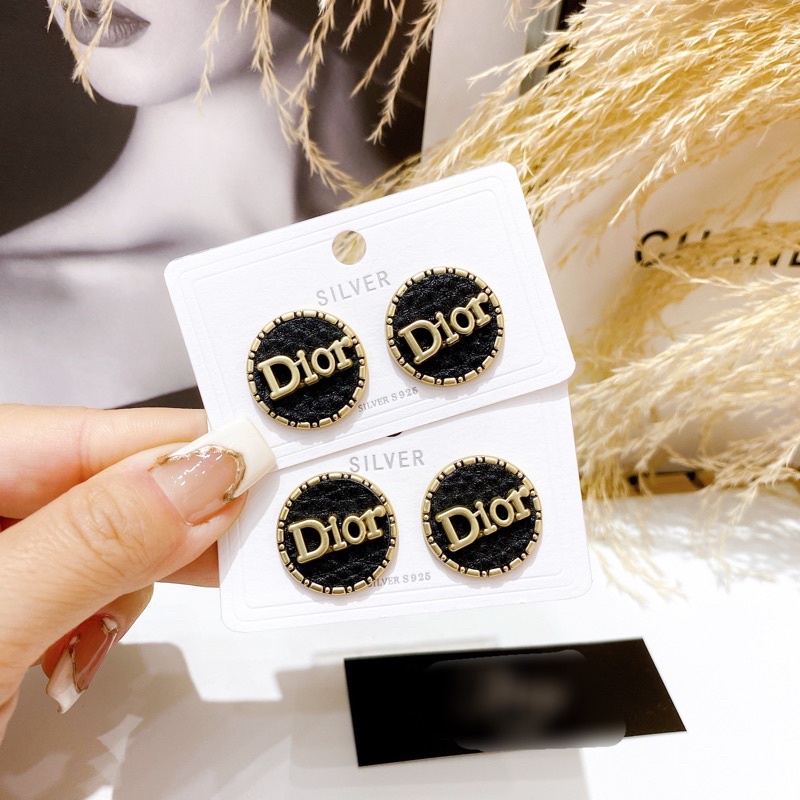 Bông tai tròn khắc chữ siêu sang cho nữ