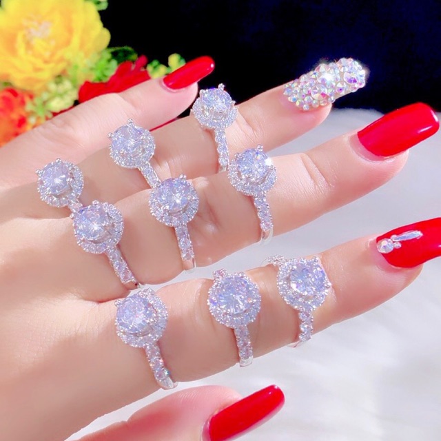 Nhẫn nữ màu bạch kim đính xoàn cực đẹp