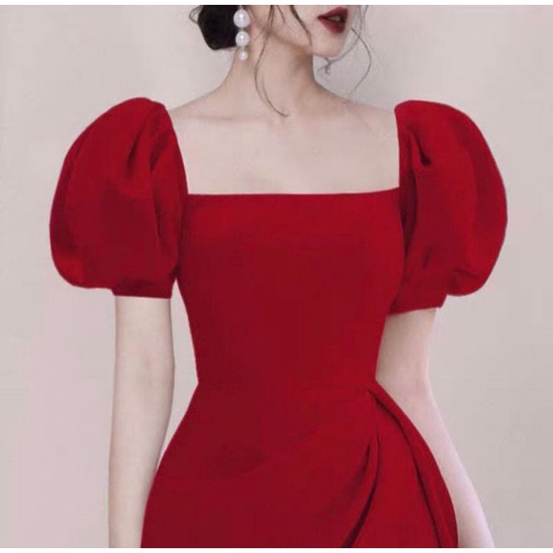 ĐẦM ĐỎ có đệm ngực CỔ VUÔNG TAY  PHỒNG TÀ LỆCH