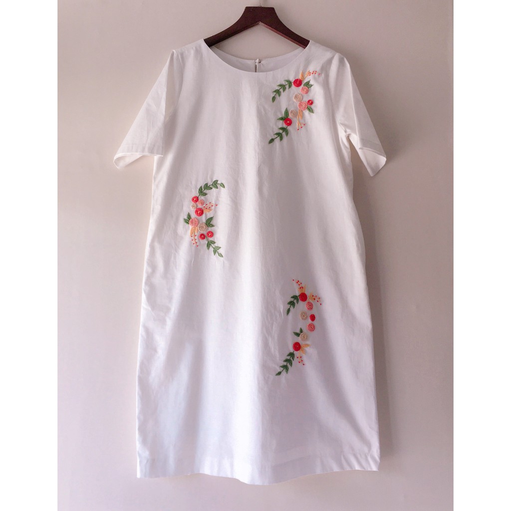 Váy linen thêu tay