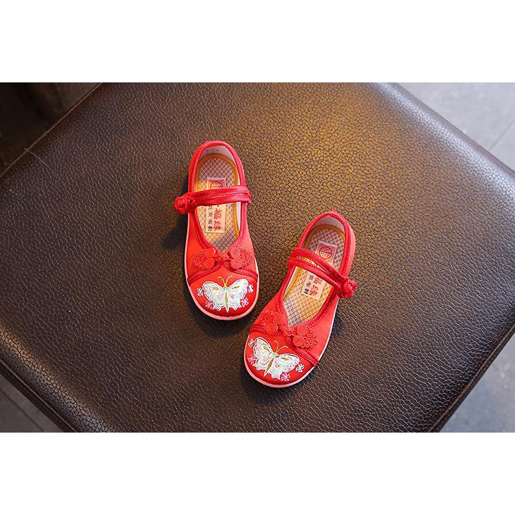 Giày đỏ bé gái họa tiết cánh bướm