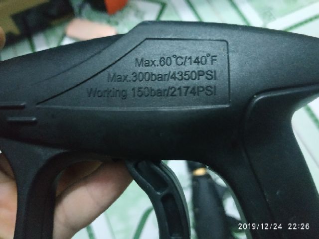 Súng xịt rửa a xe cao áp gia đình chân ren 14mm