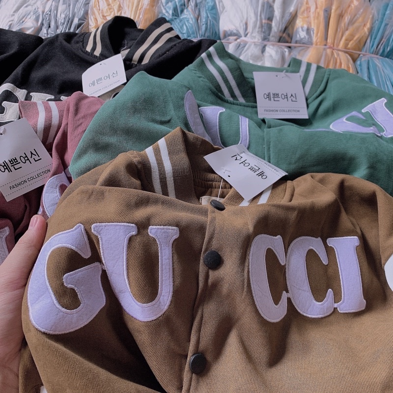 Áo khoác nữ nút bấm lót dù thêu chữ