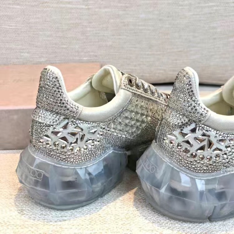 Giày đá lấp lánh