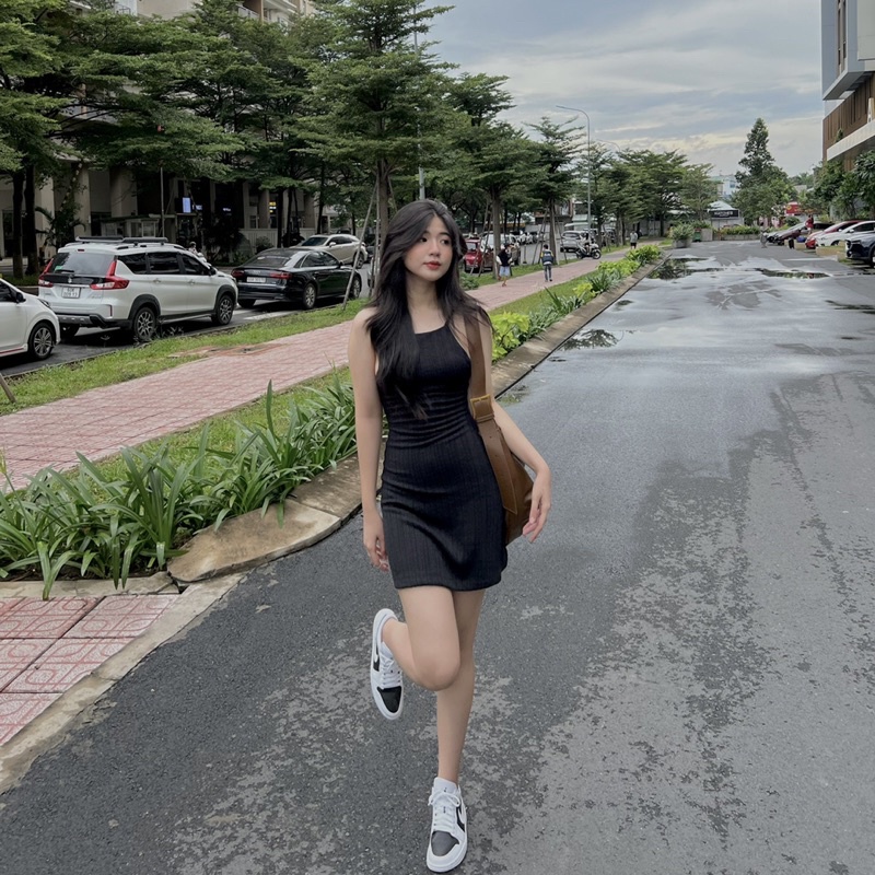 Đầm body - 2 dây - trơn