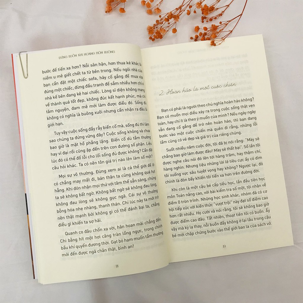 Sách - Đừng Buồn Khi Hoàng Hôn Buông (Kèm Bookmark)