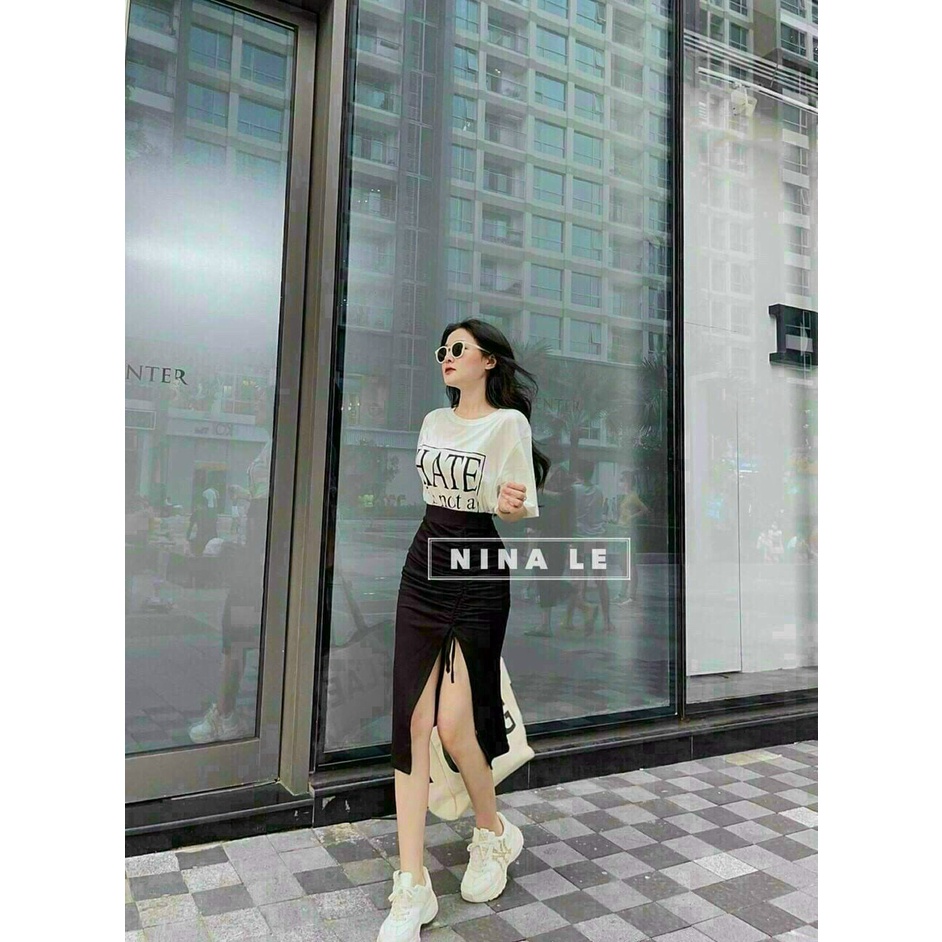 Set đồ nữ chân váy rút và áo trắng ngắn tay in chữ sành điệu
