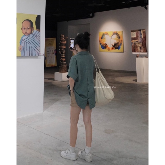 Áo sơ mi cộc cúc sau form oversize, sơ mi tay gập Bazic one