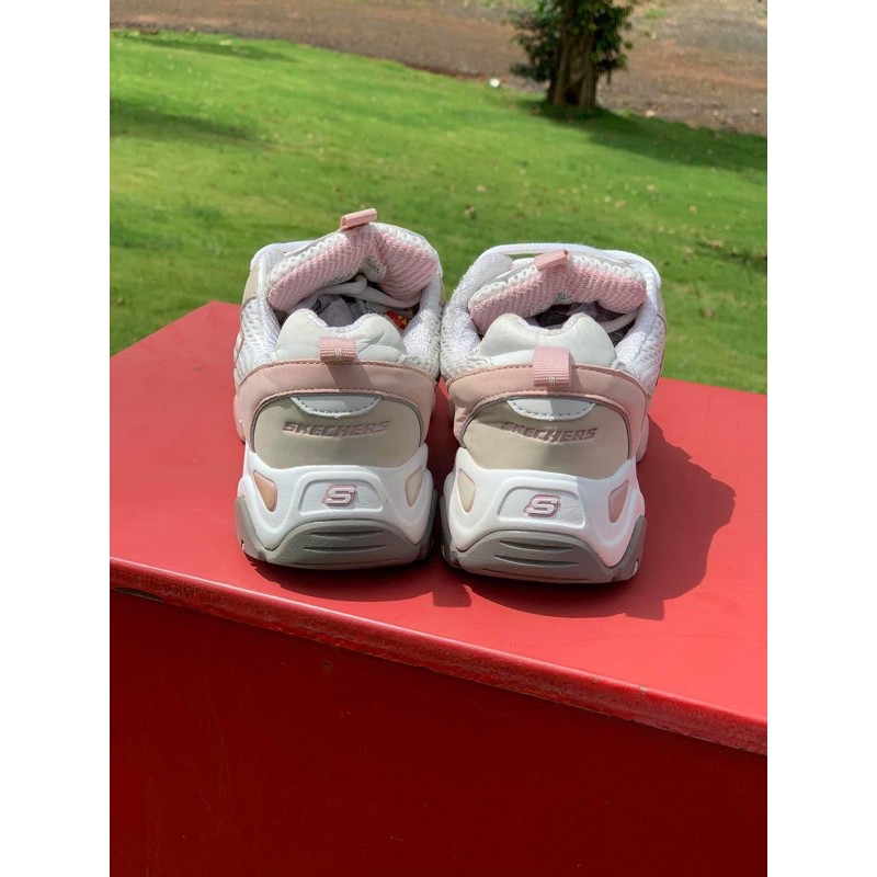 Giày Skechers real 2hand! Chân 22cm size 35~35,5 Duy nhất 1 đôi