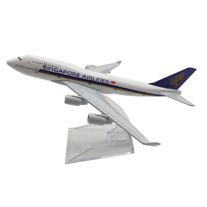 Mô hình máy bay Singapore airlines B747 16cm(Mô hình máy bay+ đế trưng bày)
