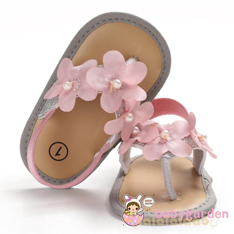 Giày sandal đính hoa dễ thương cho bé gái