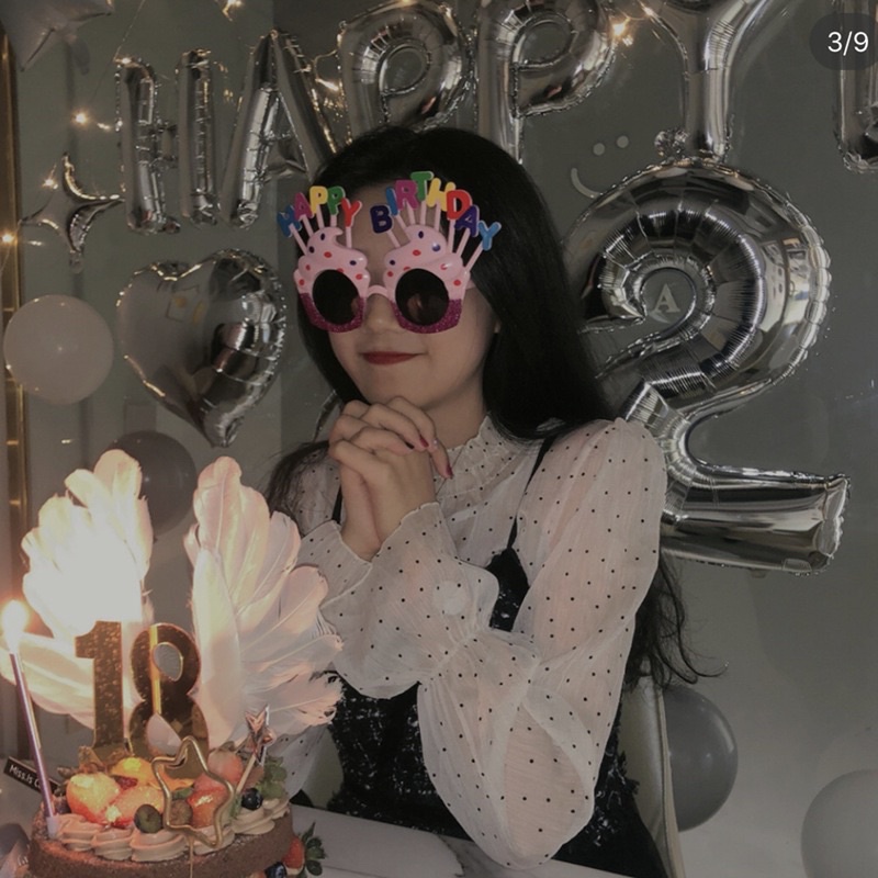 kính nhựa sinh nhật happy birthday hoa cúc cute dễ thương