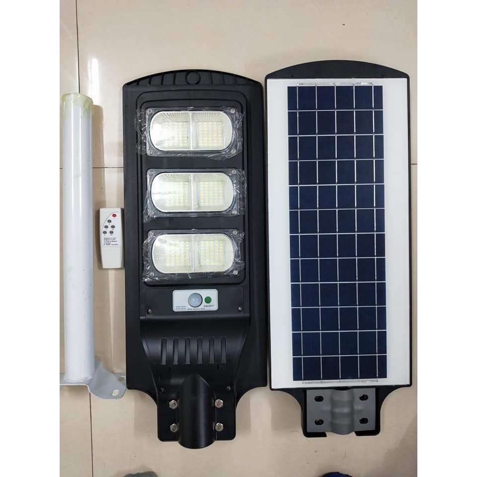 Đèn LED năng lượng mặt trời, đèn liền thể 150W có remote điều kiển cảm biến tặng chân đèn