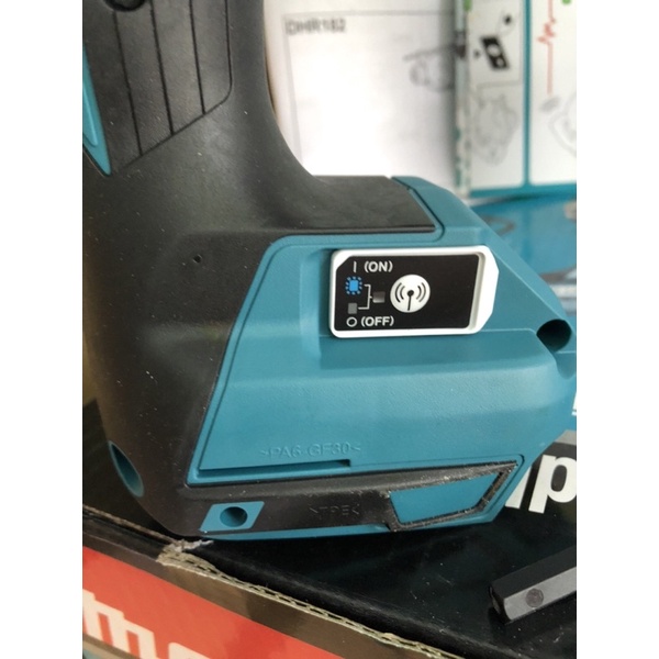 Máy khoan bê tông dùng pin Makita DHR182Z