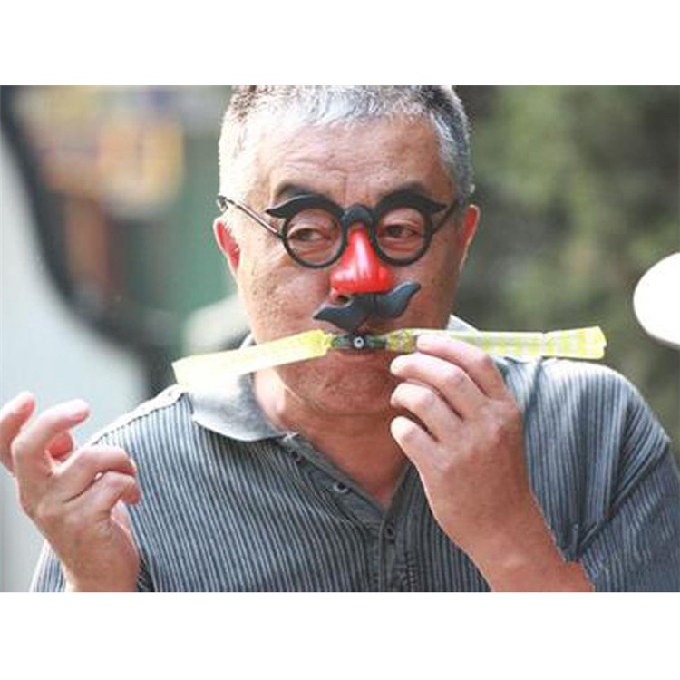 Mắt kính hình chú hề vui nhộn đáng yêu