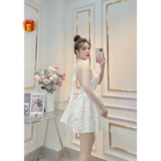 Đầm gấm yếm cột cổ hở lưng dáng xòe cực sexy , chất gấm dày dặn mềm mát