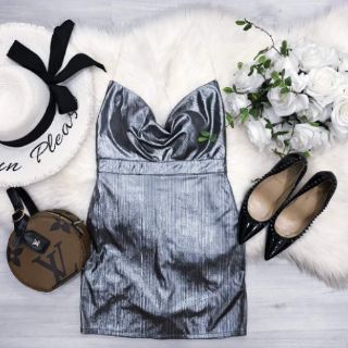 Đầm body cổ đổ ánh bạc