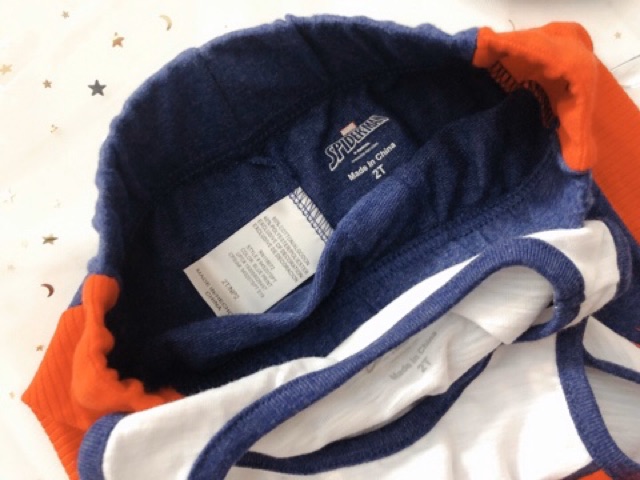 Bộ ba lỗ Spiderman