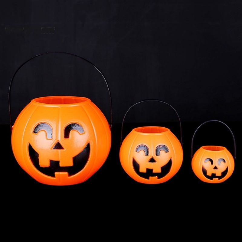 Giỏ bí Halloween, có đèn và không đèn