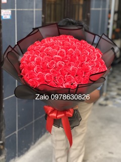 Hoa sáp thơm bó 99 bông vĩnh cửu.