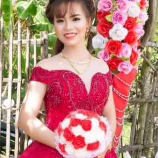 Hoa cầm tay cô dâu