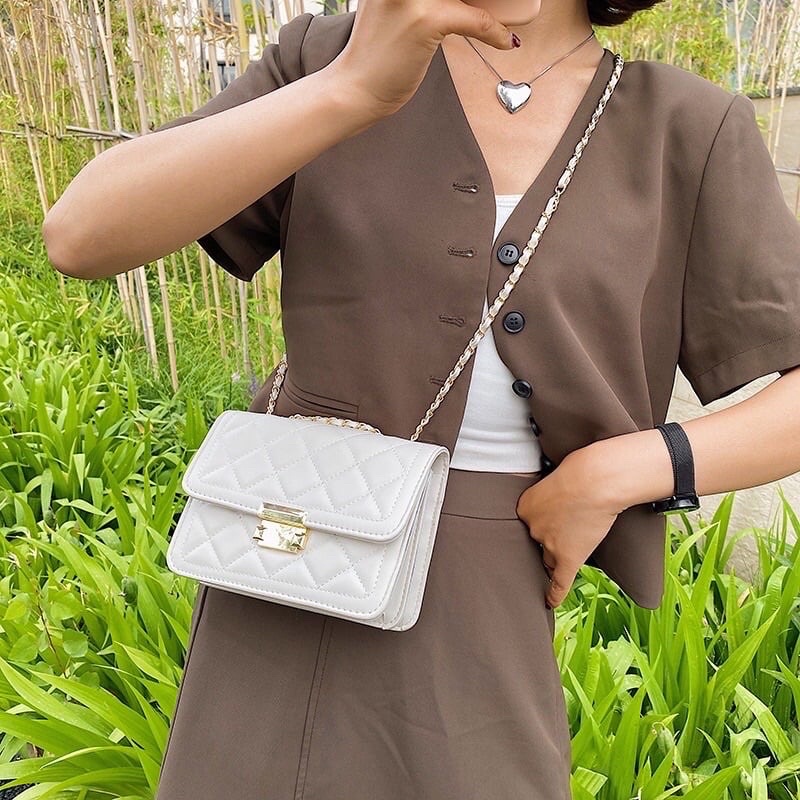 Túi xách nữ đeo chéo đi chơi giá rẻ thời trang Hàn Quốc ô trám khoá bóp ngang dây Xích (Mới)