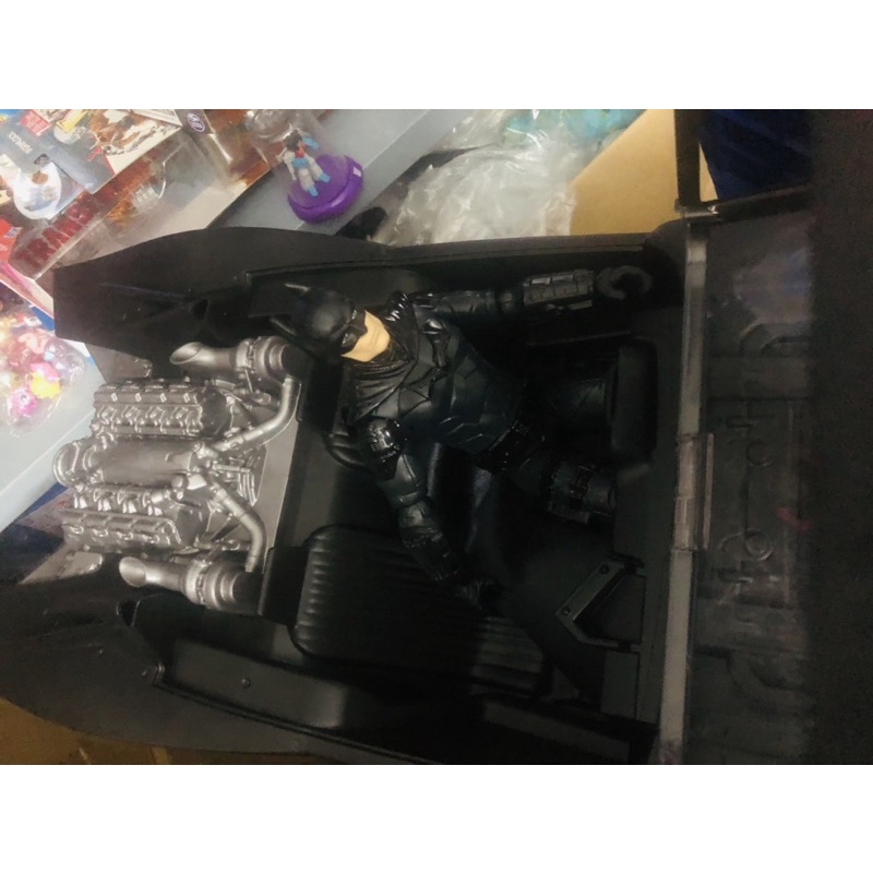 Mô hình xe Batmobile dài 55cm và người dơi Batman 30cm