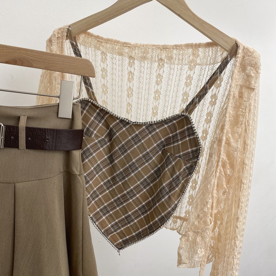 Bộ áo hai dây + áo khoác + chân váy xếp ly + áo cardigan ngắn ngọt ngào thời trang cho nữ