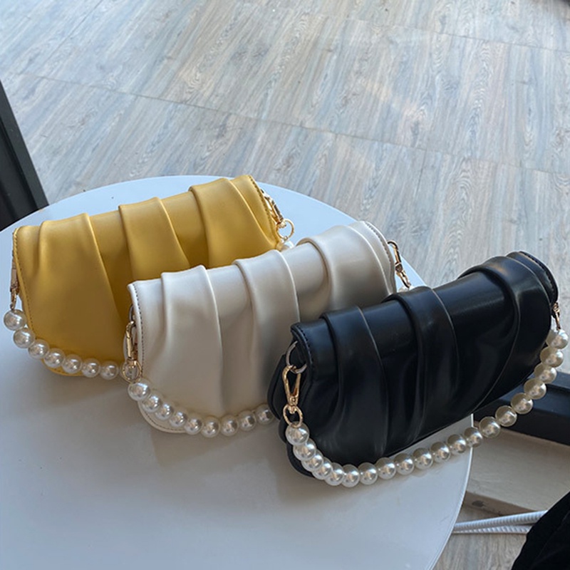 Túi IELGY đeo vai hình đám mây màu trắng phối xích đính ngọc trai dễ phối đồ cho nữ