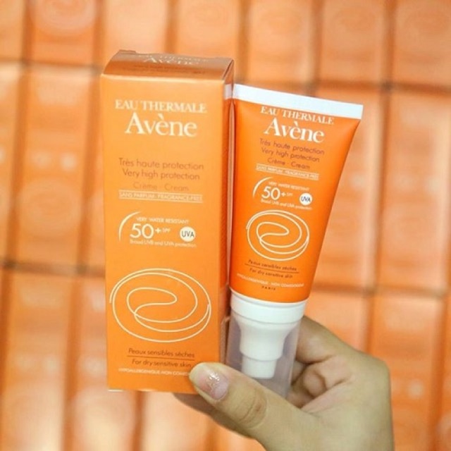 Kem chống nắng Avene Very High Protection Emulsion SPF 50+