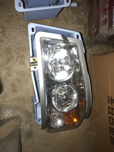 Sản phẩm gia đình làm: đèn pha hổ vồ 371 hàng rin