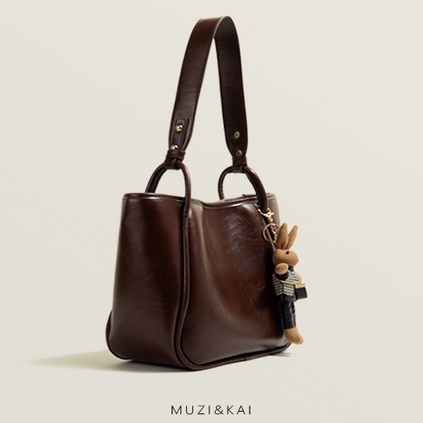 🌸Hàng Order🌸 Túi Xách Muzi&kai Chính Hãng Da Trơn Bóng Khóa Kéo Quai Đeo Da Kèm Móc Gấu Sang Chảnh Nữ Tính 🌸 Quảng Châu