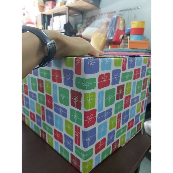 HỘP QUÀ THÙNG CARTON 35X35 CAO 20CM