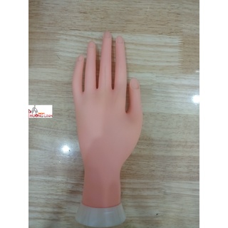 Bàn tay giả dùng để học nail hoặc làm mẫu trưng bày móng