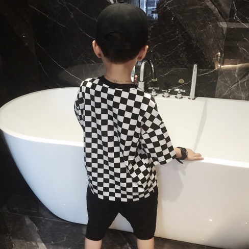 Áo thun tay ngắn dáng rộng họa tiết ca rô trắng đen phong cách hip hop thời trang Hàn Quốc 2021 cho bé trai