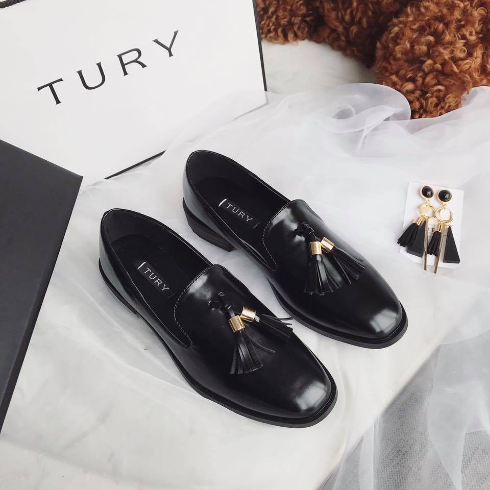 TR Leather Loafer With Tassels