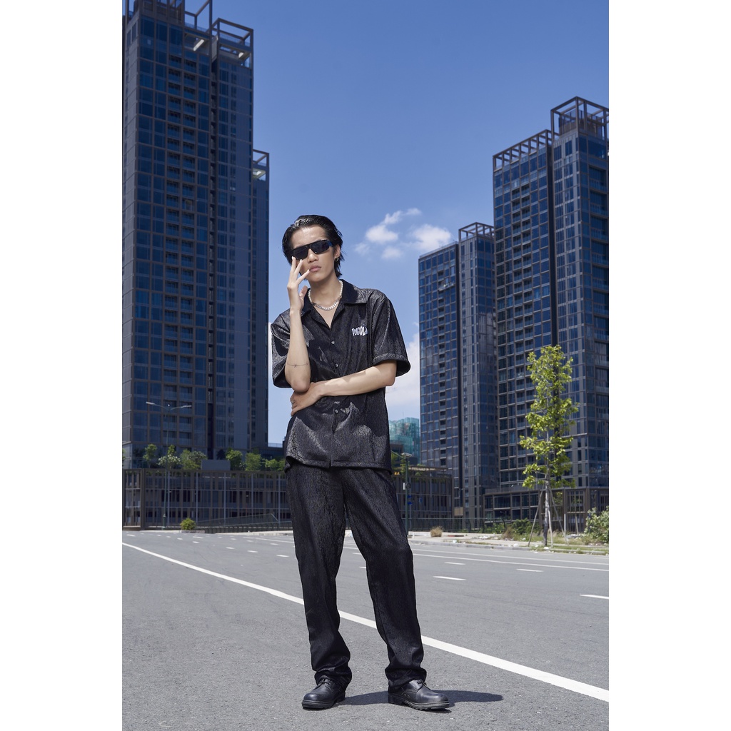 [Mã BMBAU50 giảm 7% đơn 99K] Quần dài nam chất liệu xốp gấm VICOLAS - ROAD SURFACE PANTS