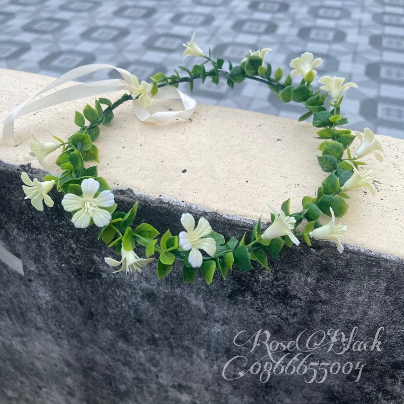 ( Ảnh mẫu đeo cuối) vòng hoa kỉ yếu lá đơn giản mà xinh xắn mã Gt-8